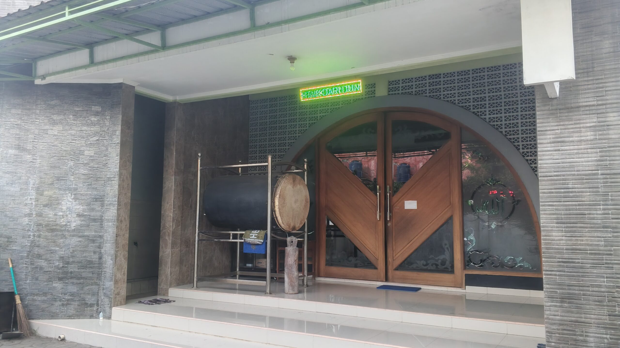 Foto Depan Masjid